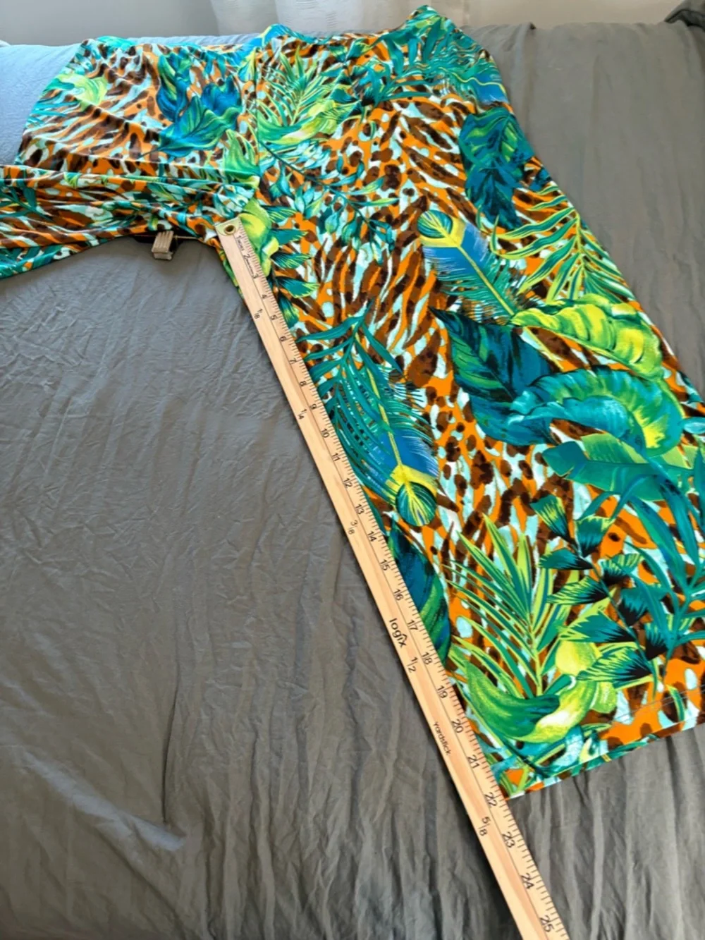 Attitudes by Renee Tropical Jersey Knit Two Piece Set. Size LP. - Picture 15 of 16
